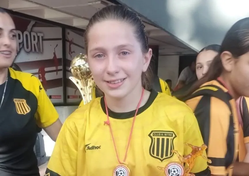La joven promesa de Mitre Francesca Cella fue distinguida como goleadora en un torneo interprovincial en Tucumán