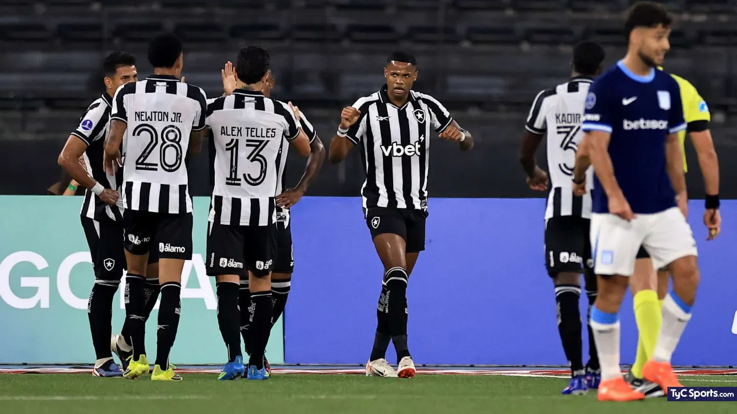 Racing sufrió una dura caída ante Botafogo en Brasil y complica su futuro en la Copa Sudamericana