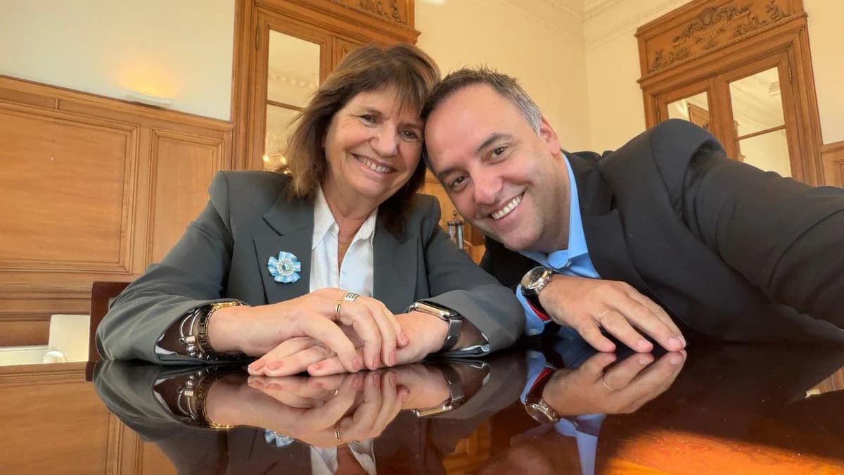La autonomía como salvavidas: El espejo de Bullrich ante el laberinto de Adorni