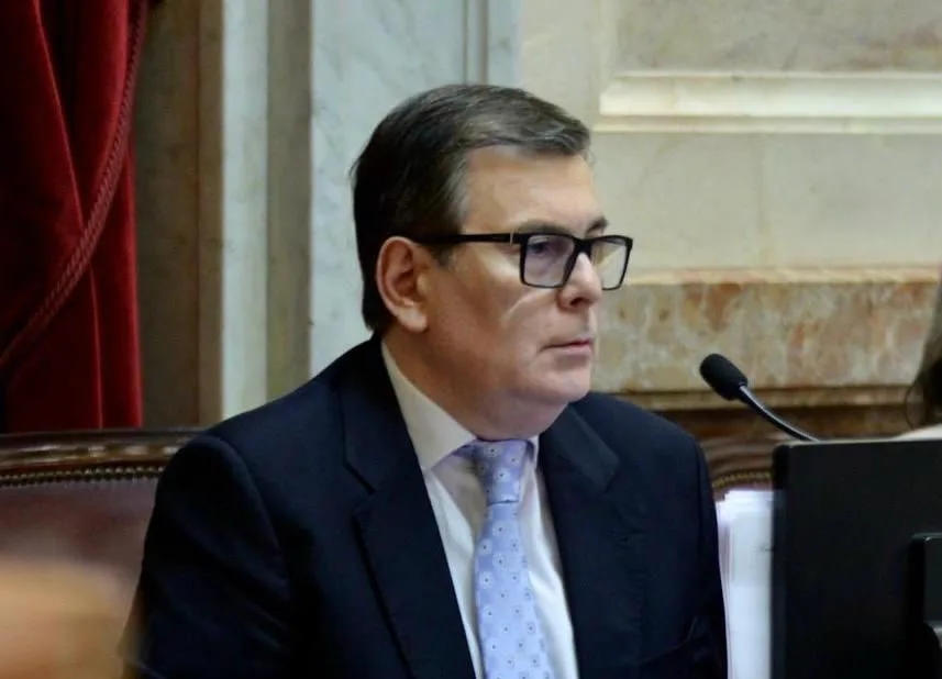 Gerardo Zamora impulsa una agenda legislativa para ampliar derechos en salud y fortalecer los servicios del Estado
