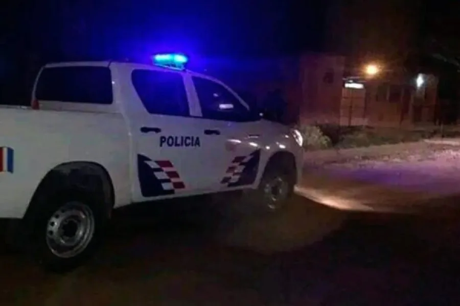 Una mujer resultó gravemente herida tras un violento choque entre dos motos en el barrio Villa Nueva de Las Termas