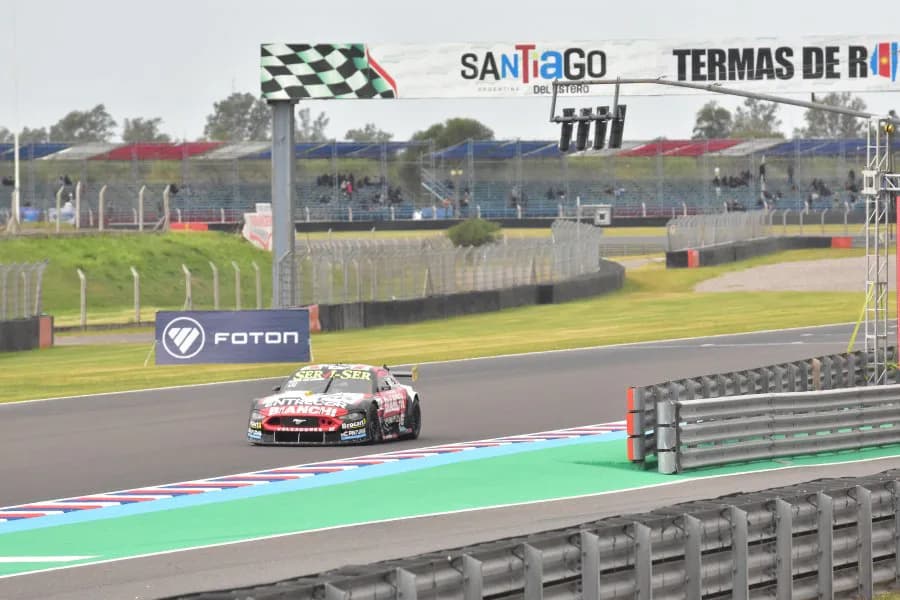 Récord y pole position agónica para Rossi en Las Termas