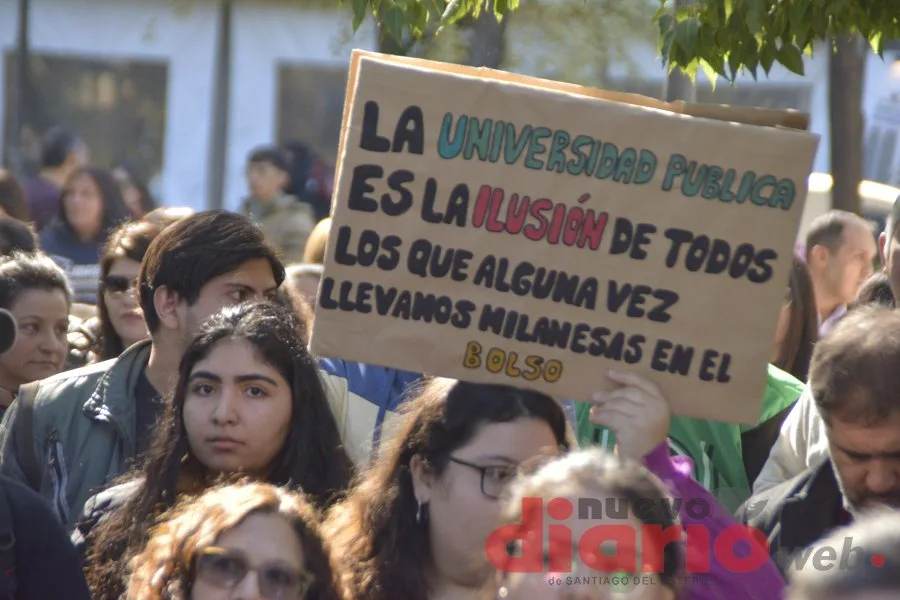 Radiografía del conflicto: por qué la comunidad universitaria marchó hoy contra el ajuste de fondos