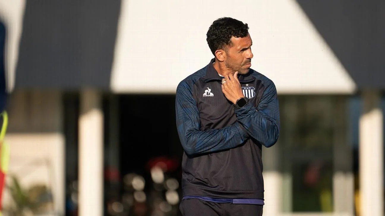 Fin de ciclo para el "Apache": Talleres oficializó la salida de Carlos Tévez tras la eliminación en el clásico