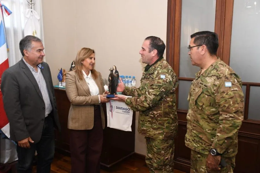 La intendente Norma Fuentes recibió al nuevo jefe del Ejército Argentino en Santiago del Estero