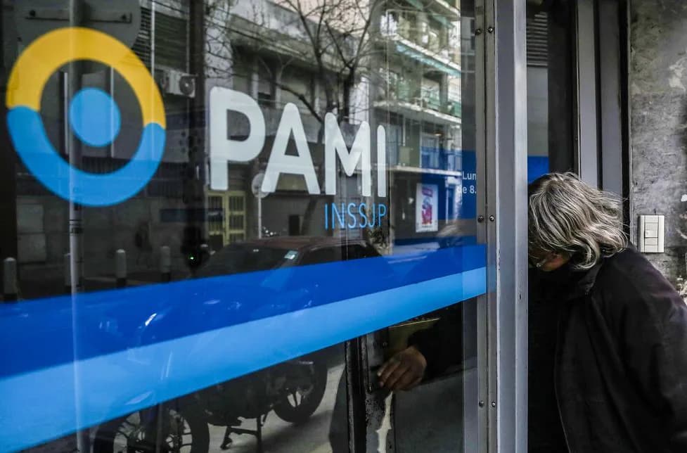 Trabajadores de PAMI intiman a la obra social a reabrir paritarias ante una pérdida salarial del 55%