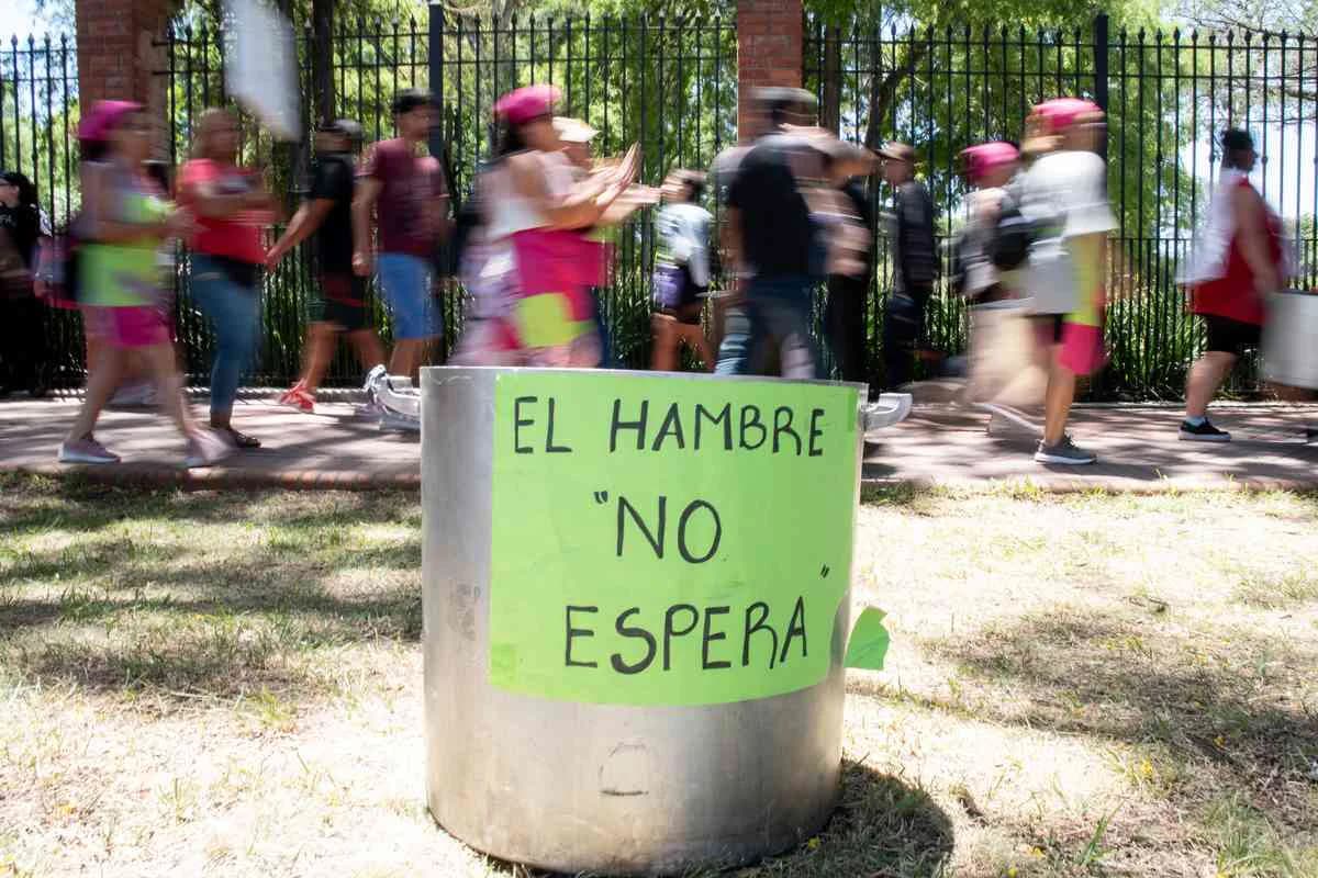 La Argentina de los dos espejos: privilegios de casta y platos vacíos