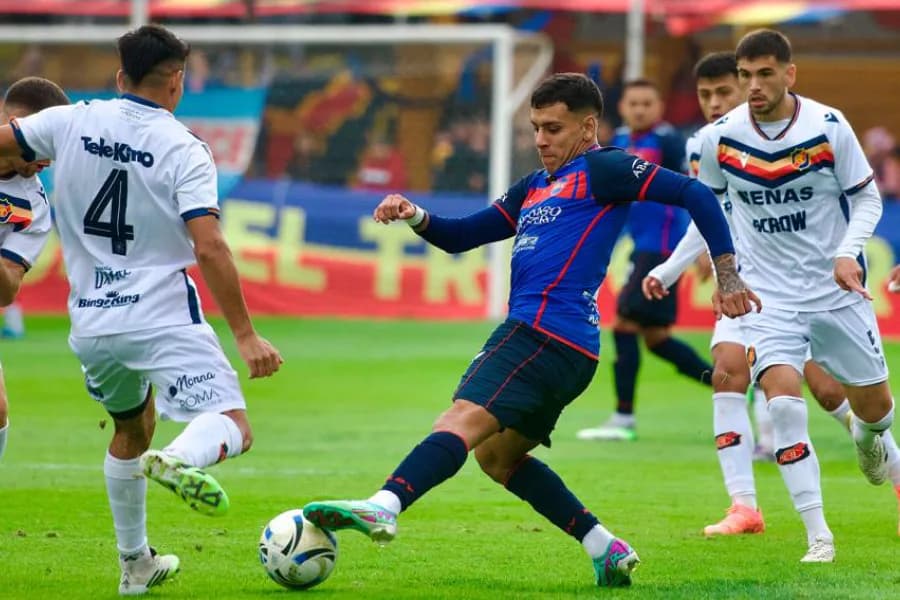 Güemes terminó con dos jugadores menos y sufrió una dura goleada en su visita a Colegiales