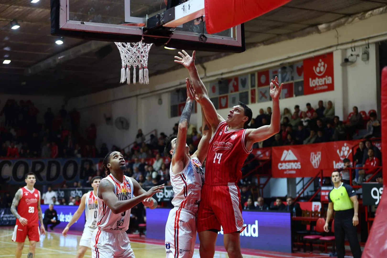 Instituto venció a Quimsa en Córdoba y la serie se definirá en un quinto partido en el Estadio Ciudad
