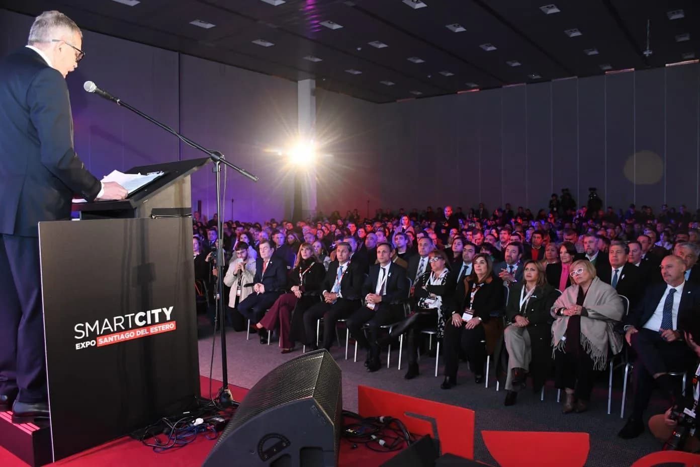 Puntapié inicial para la innovación: Norma Fuentes acompañó a Elías Suárez en la apertura oficial de la Smart City Expo 2026 en el Fórum