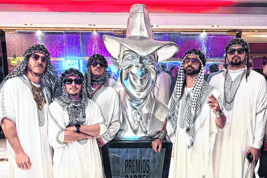 Los Arcanos del Desierto brillaron en Buenos Aires y llevaron la guaracha santiagueña a la elite de los Premios Gardel