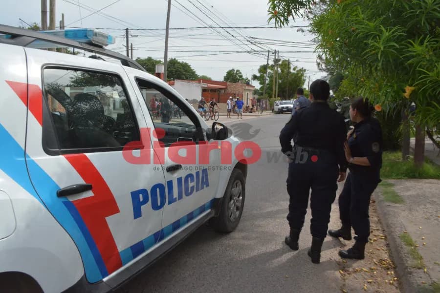 Barrio General Paz: Un hombre armado irrumpió en una casa, maniató a una vecina de 51 años y huyó sin robar nada