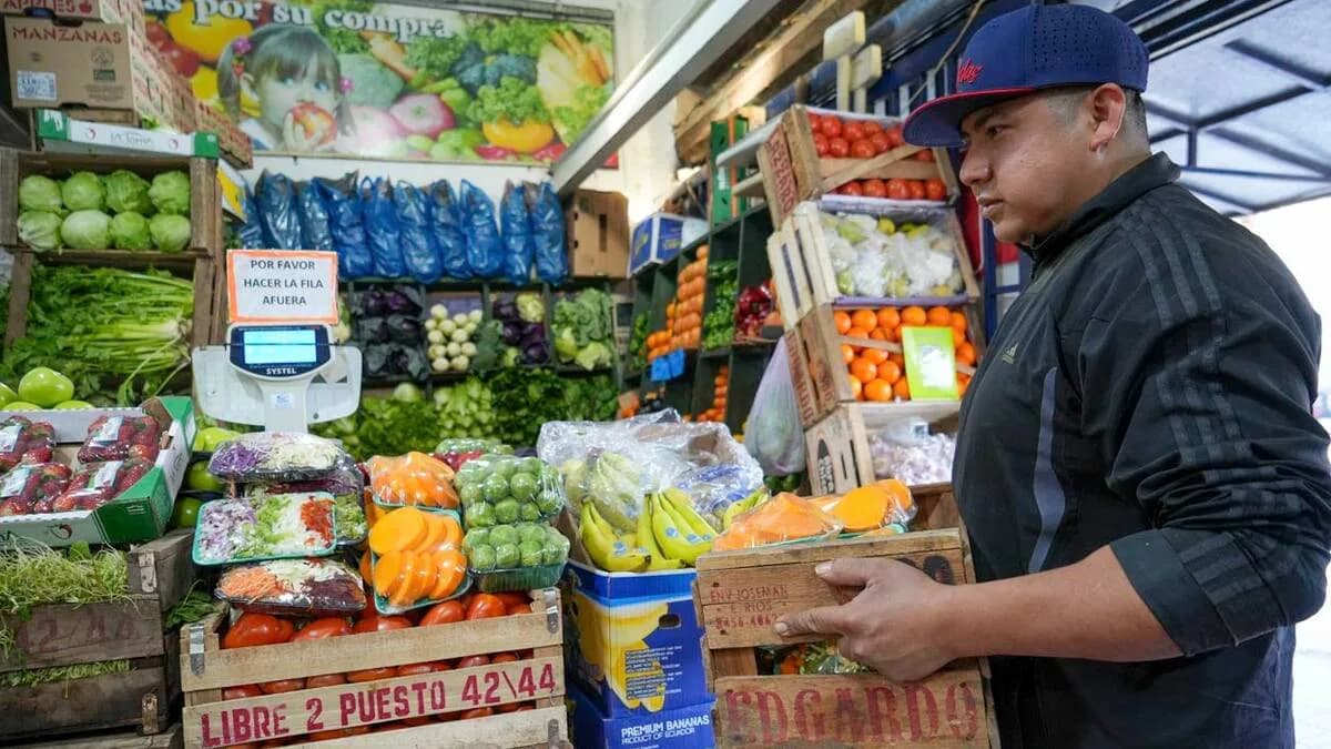 La inflación se desaceleró en mayo pero no logró perforar el 2%, según consultoras privadas
