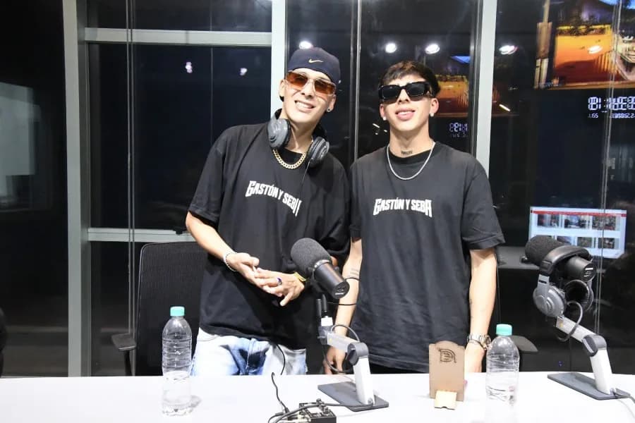 Los hermanos loretanos Gastón y Seba Cisneros presentaron sus sueños mundialistas en los estudios de LV11