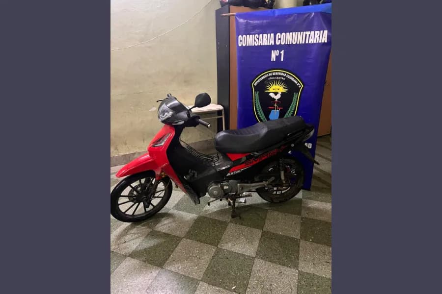 Rápida investigación policial permitió recuperar una moto robada en pleno centro capitalino