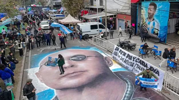 Histórico y multitudinario adiós: concluyó el velatorio público del Indio Solari tras una conmovedora movilización popular