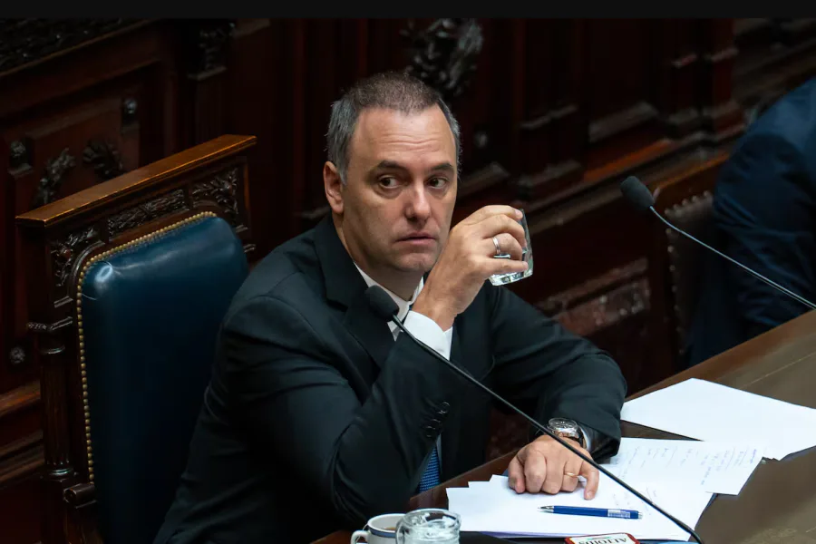 Avances en la causa contra Adorni: peritaron el celular del contratista y la Justicia prepara un pedido de justificación por su patrimonio