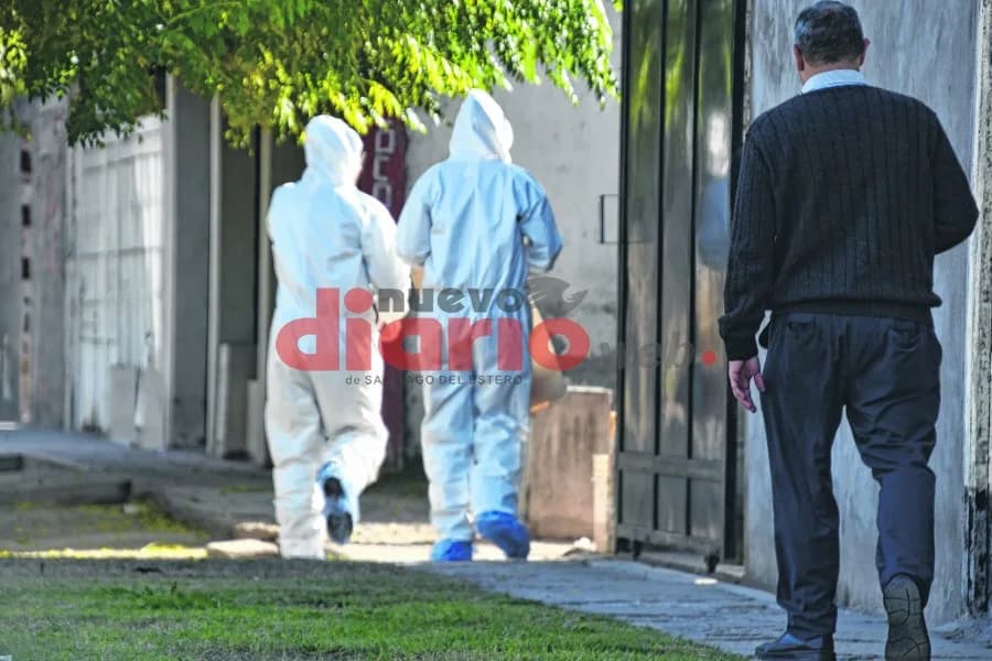Horror en Santiago | Una madre halló sin vida a su hijo en el fondo de su casa