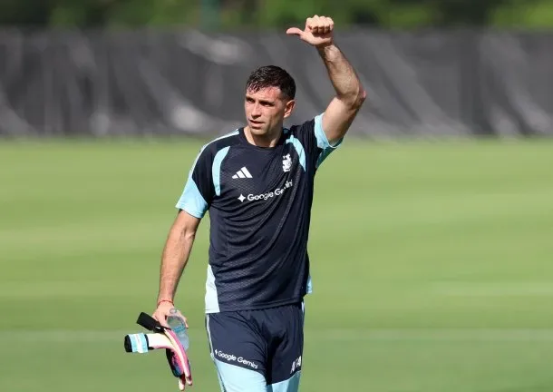 La actitud de Dibu Martínez tras el entrenamiento de la Selección Argentina que ilusiona a todos
