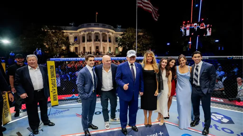 Cumpleaños histórico y geopolítica en la Casa Blanca: Trump celebró sus 80 años con una velada de la UFC y anunció un acuerdo de paz con Irán