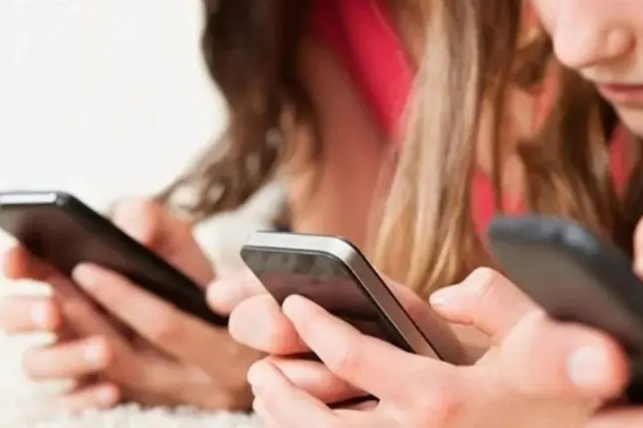 El Reino Unido prohibirá el uso de redes sociales a menores de 16 años a partir de 2027