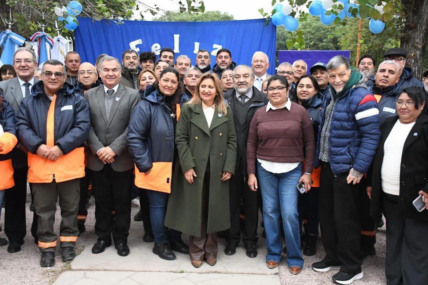 La intendente Fuentes encabezó el acto por el 29° aniversario de Defensa Civil Municipal