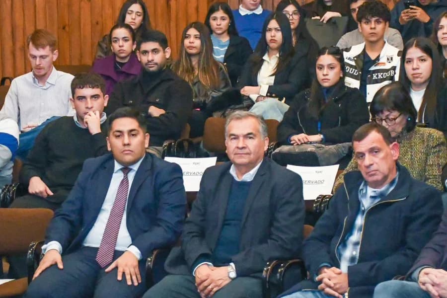 Debate sobre justicia juvenil en la UCSE con participación de autoridades provinciales
