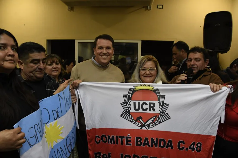 Llamil Abdala encabezó su primer plenario de campaña en La Banda ante un masivo respaldo militante