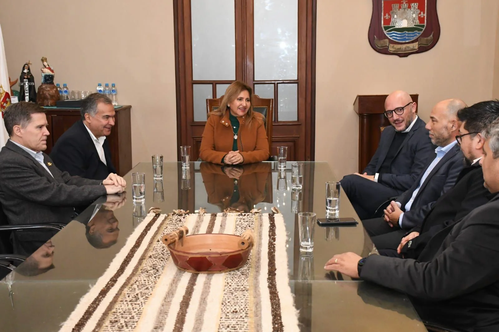 La intendente Norma Fuentes analizó la logística de las elecciones municipales junto a las autoridades de Correo Argentino