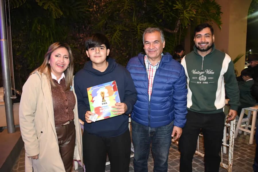 La intendente Fuentes y el secretario Benavente acompañaron la multitudinaria "Cambiatón Mundialista"