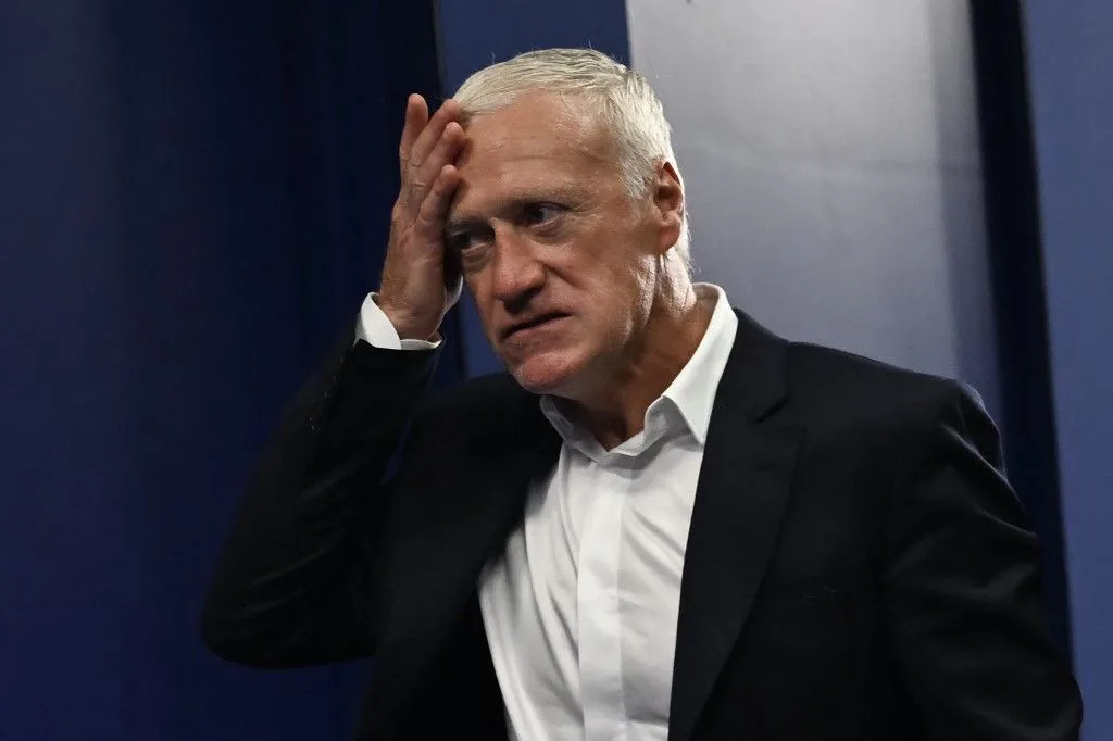 Golpe al subcampeón: Didier Deschamps abandonó el Mundial por la muerte de su madre y no dirigirá ante Noruega