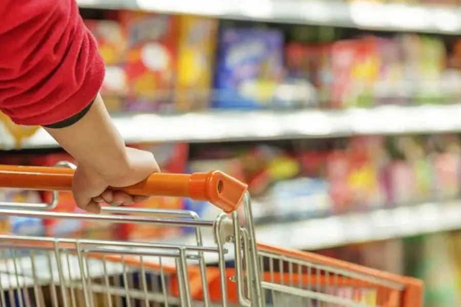 Un joven denunció que su expareja le hackeó la billetera virtual y gastó más de $347.000 en un supermercado