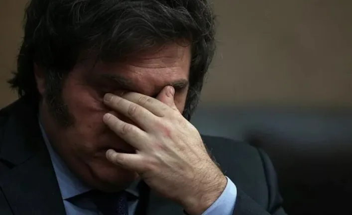 Javier Milei suspendió su 17° viaje a los Estados Unidos para priorizar la agenda local tras la asunción de Diego Santilli