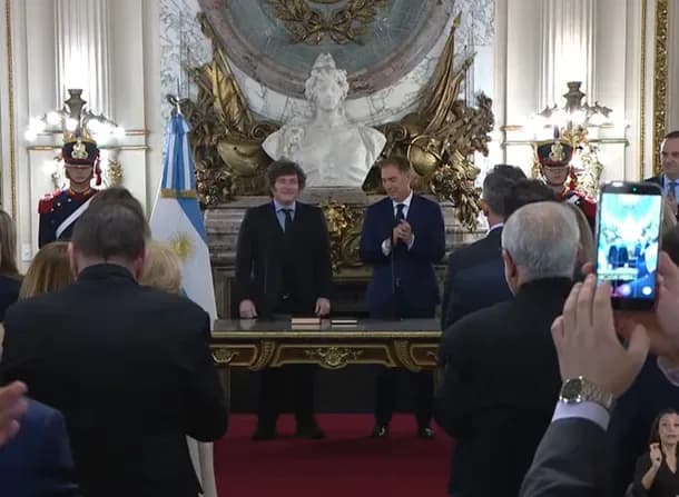 El Gobierno nacional eliminó el Ministerio del Interior y Diego Santilli asumió la conducción de la Jefatura de Gabinete