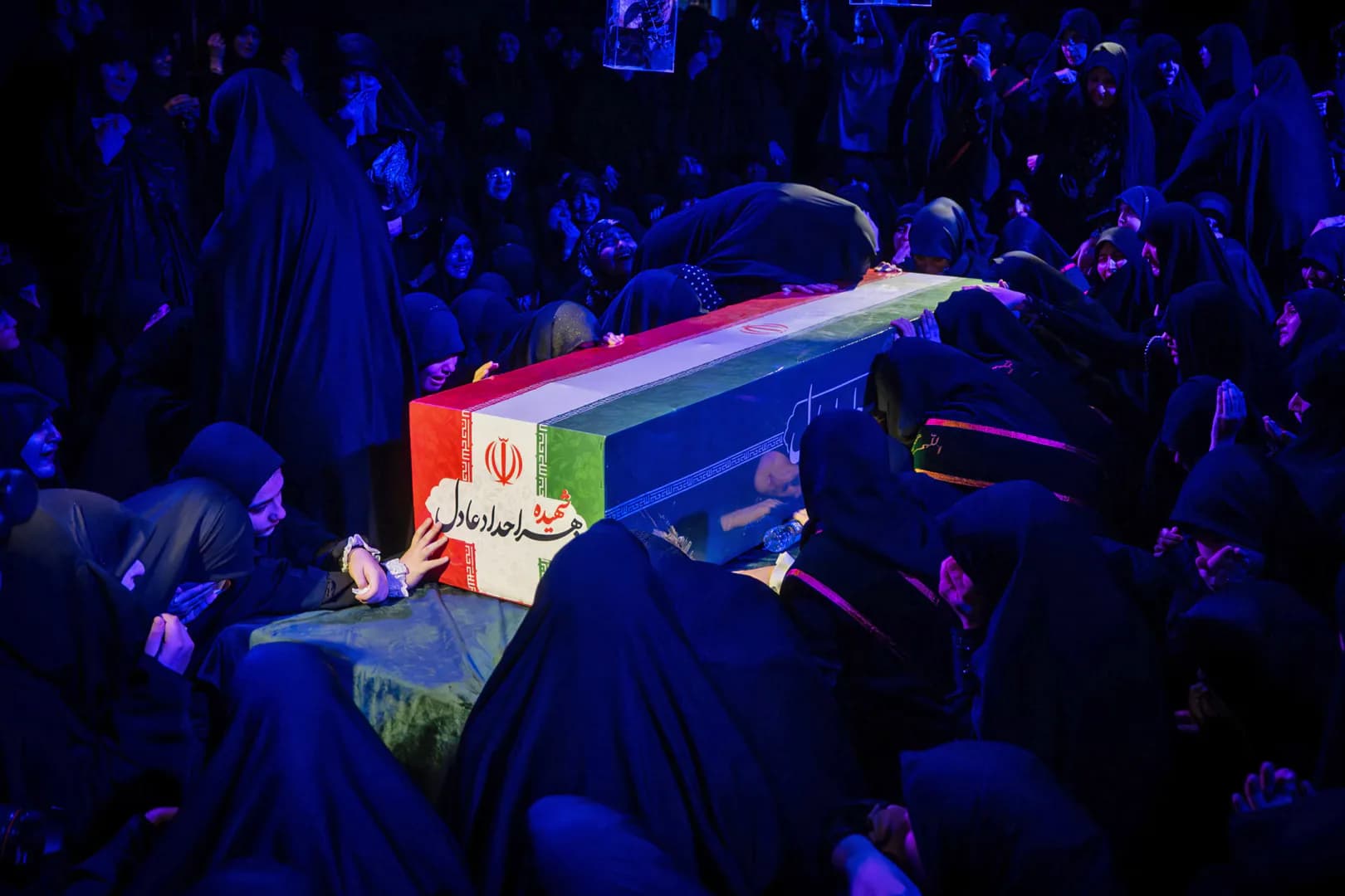Comienza el funeral de seis días del exlíder supremo iraní Ali Khamenei en Teherán