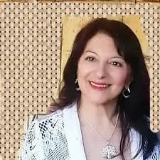 La embajadora de Líbano arribó a la provincia y participará de la entronización de la imagen de San Charbel en la Catedral