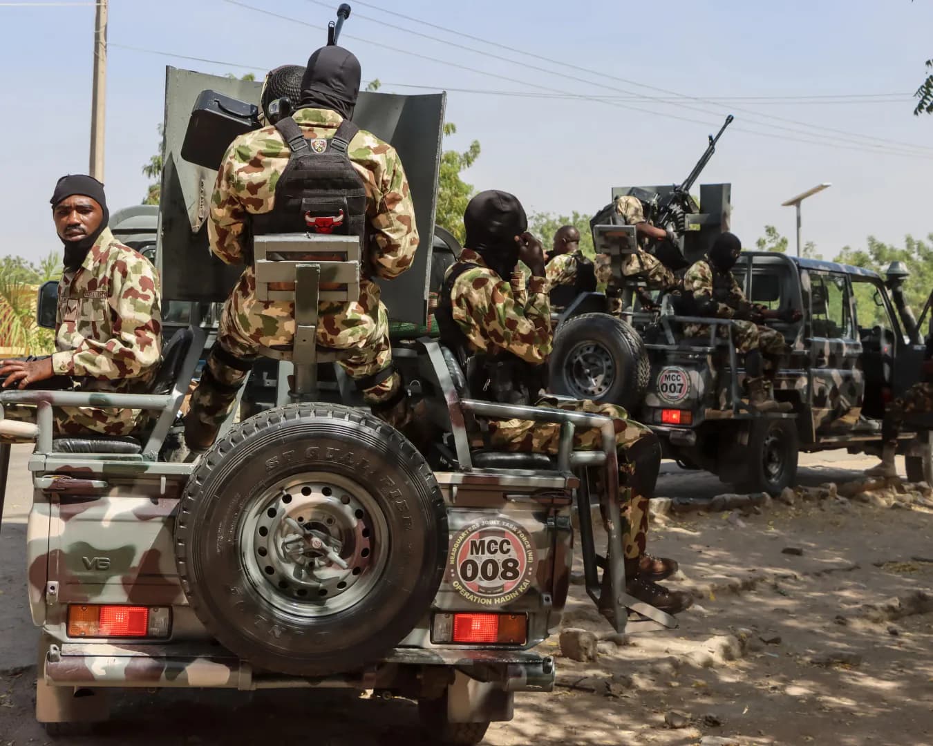 Ofensiva militar en Nigeria: Soldados y grupos de autodefensa abatieron a más de 300 bandidos y yihadistas