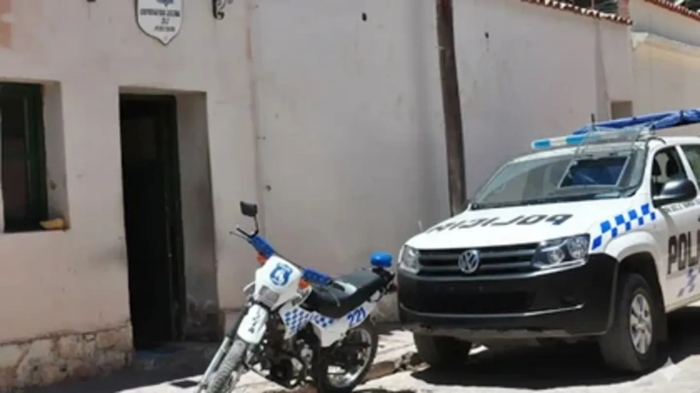 Conmoción: una mujer intentó incendiar su casa con sus hijas dentro tras una discusión
