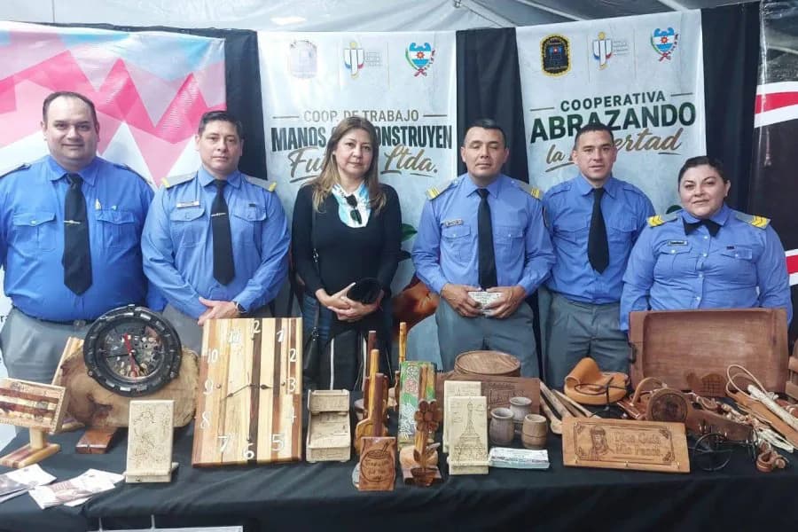 El Servicio Penitenciario expone las producciones de sus talleres en la Feria Artesanal 2026