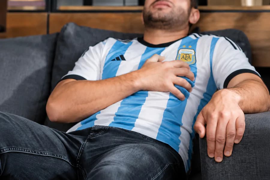 Cardiólogos advierten sobre el riesgo de infartos y brindan recomendaciones para ver el partido de Argentina