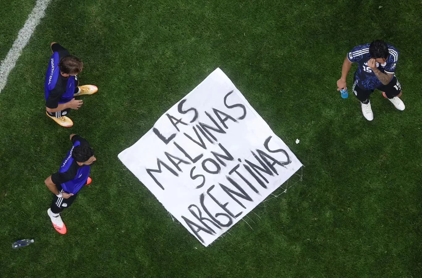 Tensión diplomática y deportiva: Downing Street exige a la FIFA investigar a Argentina por el gesto en las Malvinas