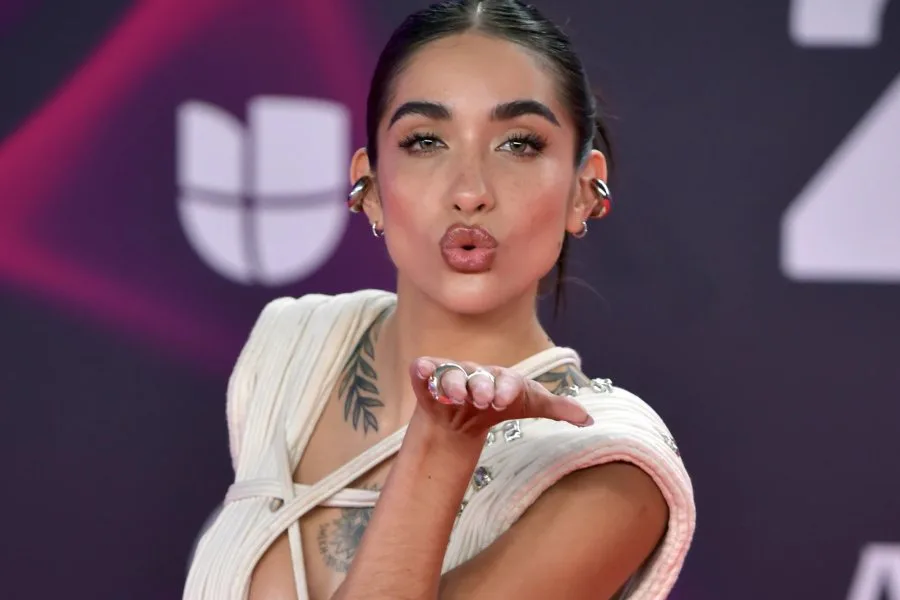 Descartaron a Tini Stoessel y María Becerra es la gran favorita para cantar el Himno en la final del Mundial