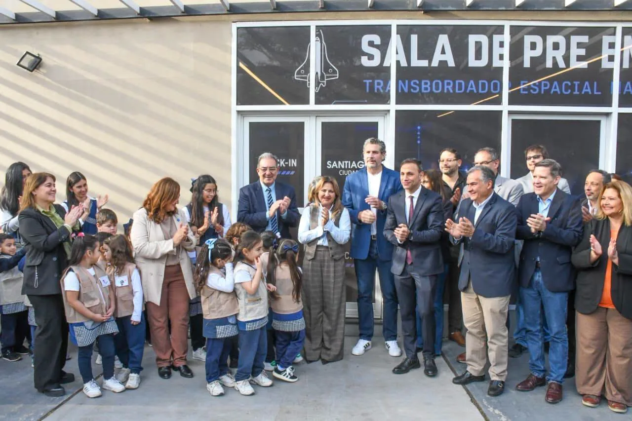 Norma Fuentes y Víctor Araujo inauguraron el simulador espacial "Mama Antula I" en el Parque del Encuentro