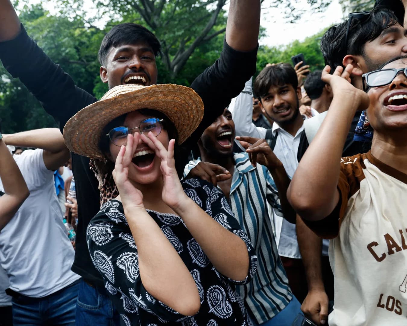 Renunció el ministro de Educación de la India tras masivas protestas juveniles que jaquean al gobierno de Narendra Modi