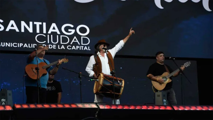 Santiago del Estero celebró sus 473 años con una masiva fiesta popular y una grilla de artistas de primer nivel