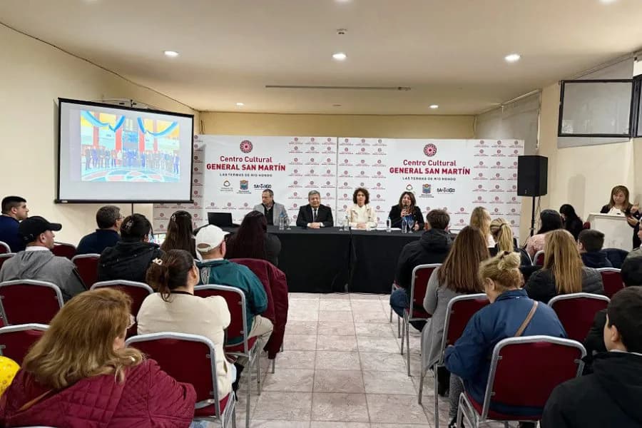 Se realizó una charla informativa sobre las diplomaturas que la UNSE dictará en Las Termas