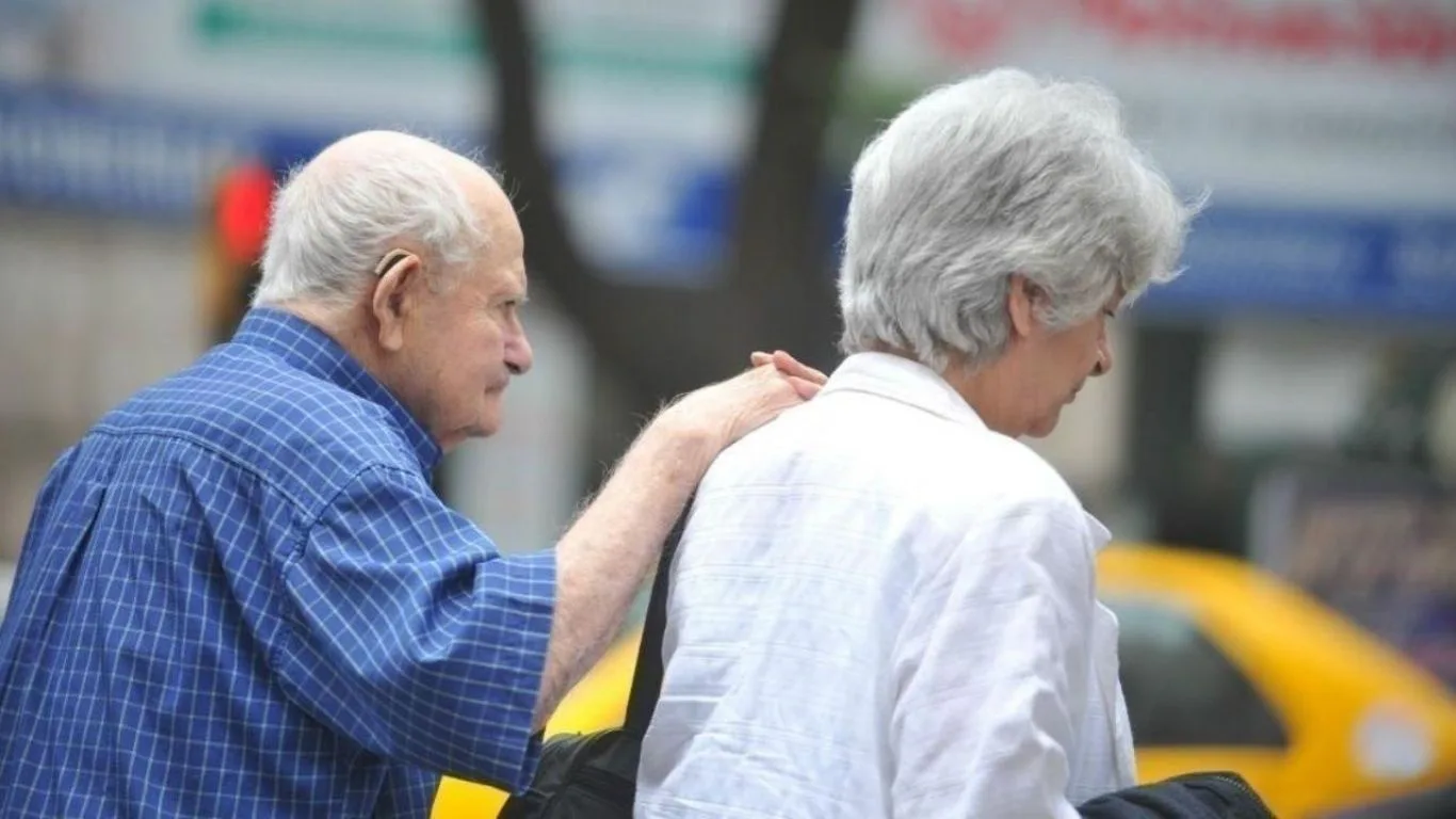 Se triplicó la cantidad de jubilados con deudas impagas o atrasadas, según un informe
