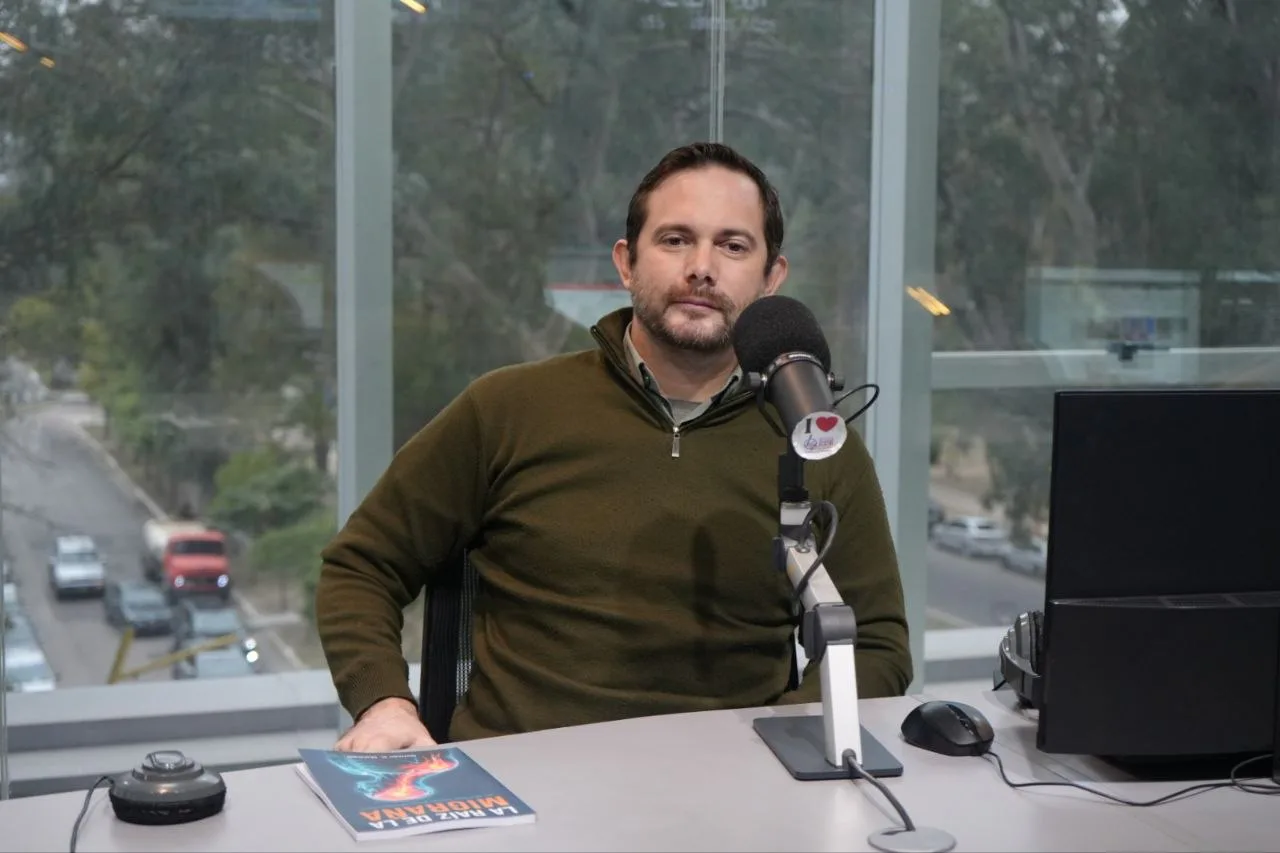 Germán Manfredi presentó "La raíz de la migraña", una obra basada en 15 años de investigación
