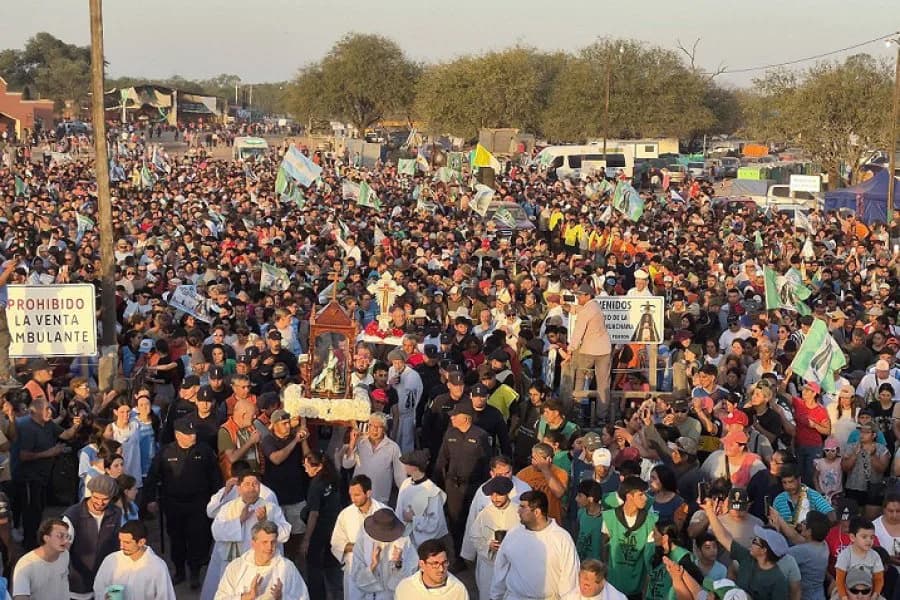 Miles de peregrinos renovaron su fe durante la tradicional procesión en el Santuario de la Virgen de Huachana