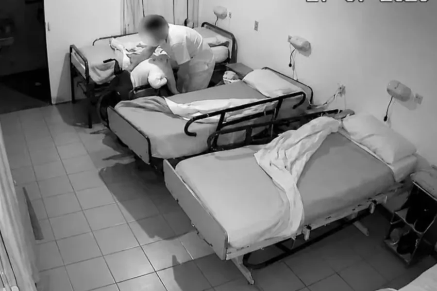 Despiden y buscan a un cuidador por maltratar a dos jubiladas en un geriátrico
